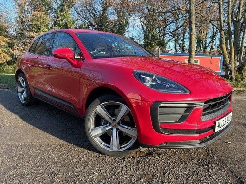 PORSCHE MACAN