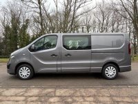 VAUXHALL VIVARO