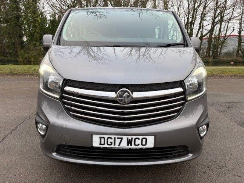 VAUXHALL VIVARO