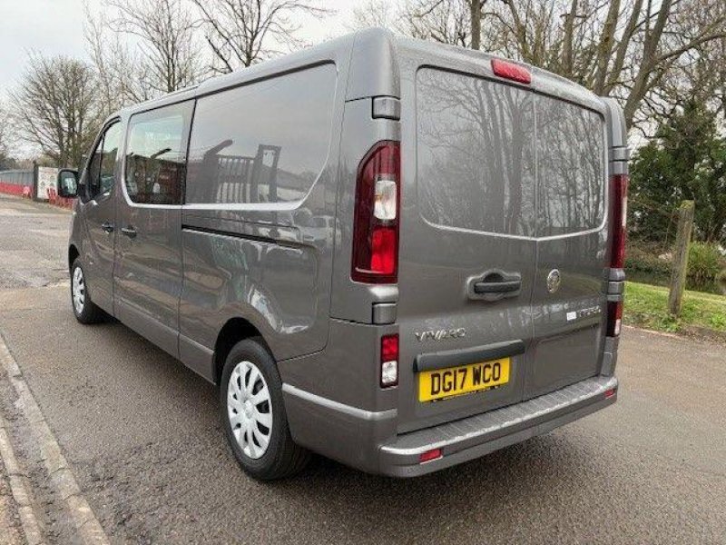 VAUXHALL VIVARO
