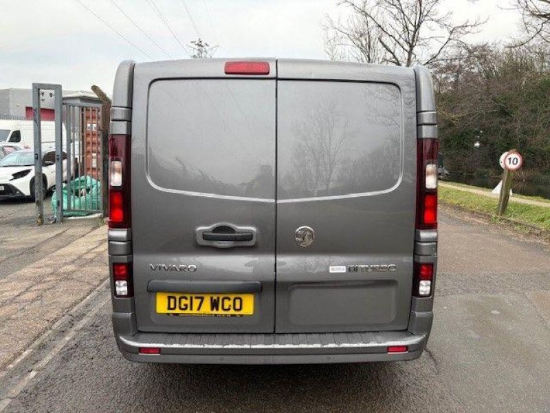 VAUXHALL VIVARO