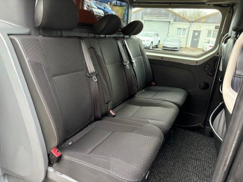 VAUXHALL VIVARO
