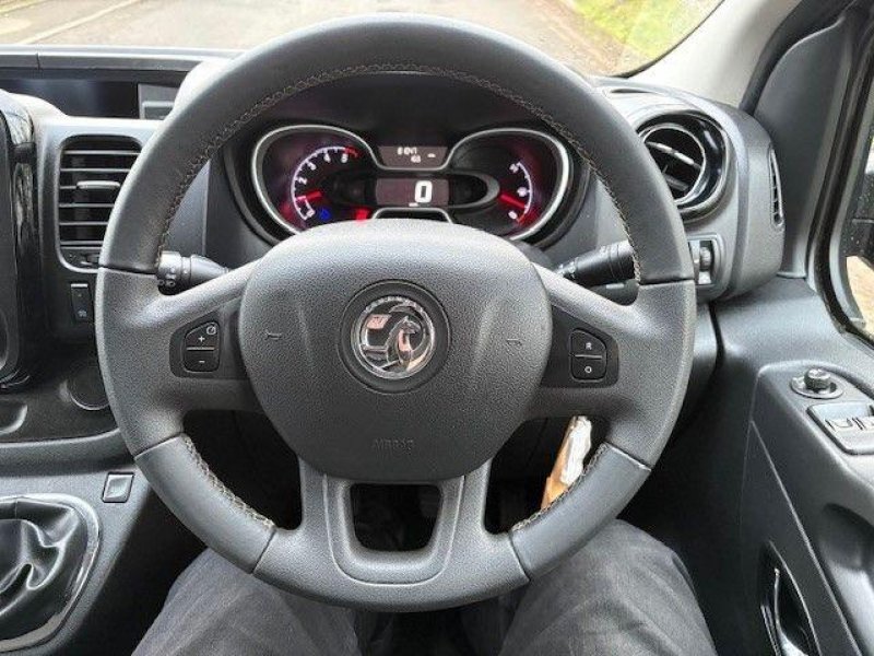 VAUXHALL VIVARO