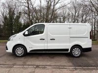NISSAN NV300