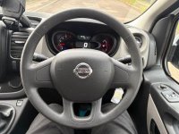 NISSAN NV300