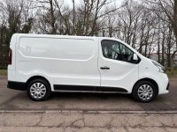 NISSAN NV300