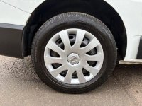 NISSAN NV300