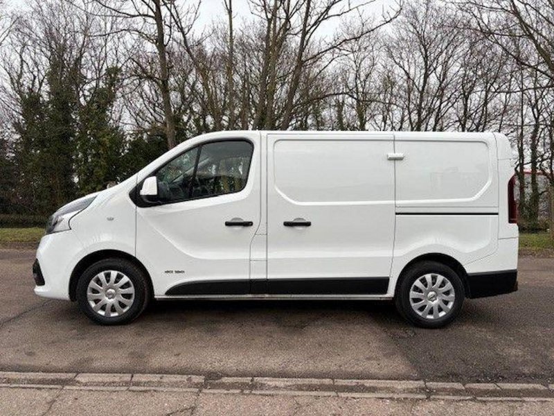 NISSAN NV300