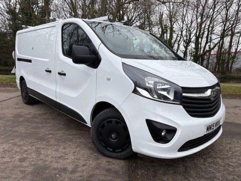 VAUXHALL VIVARO