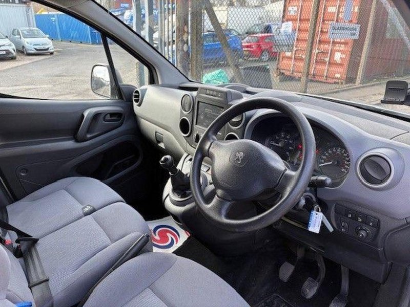 PEUGEOT PARTNER