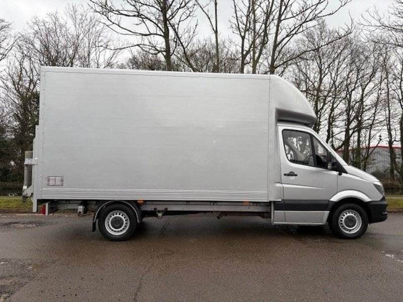 MERCEDES-BENZ SPRINTER