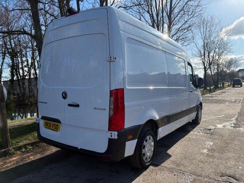 MERCEDES-BENZ SPRINTER