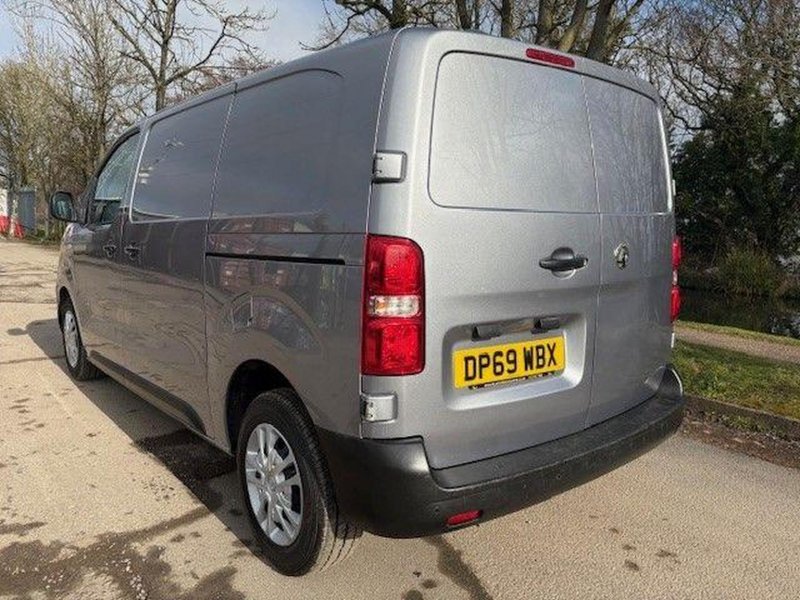 VAUXHALL VIVARO