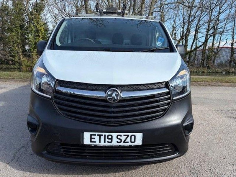 VAUXHALL VIVARO