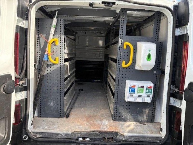 VAUXHALL VIVARO