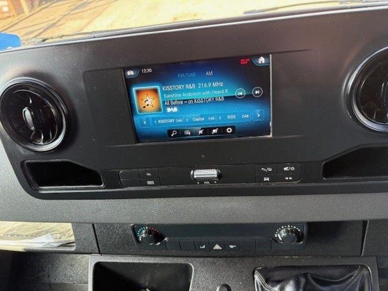 MERCEDES-BENZ SPRINTER