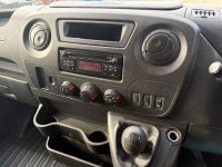 NISSAN NV400