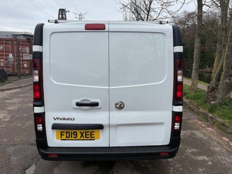 VAUXHALL VIVARO