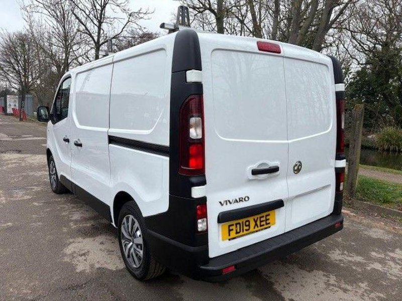 VAUXHALL VIVARO