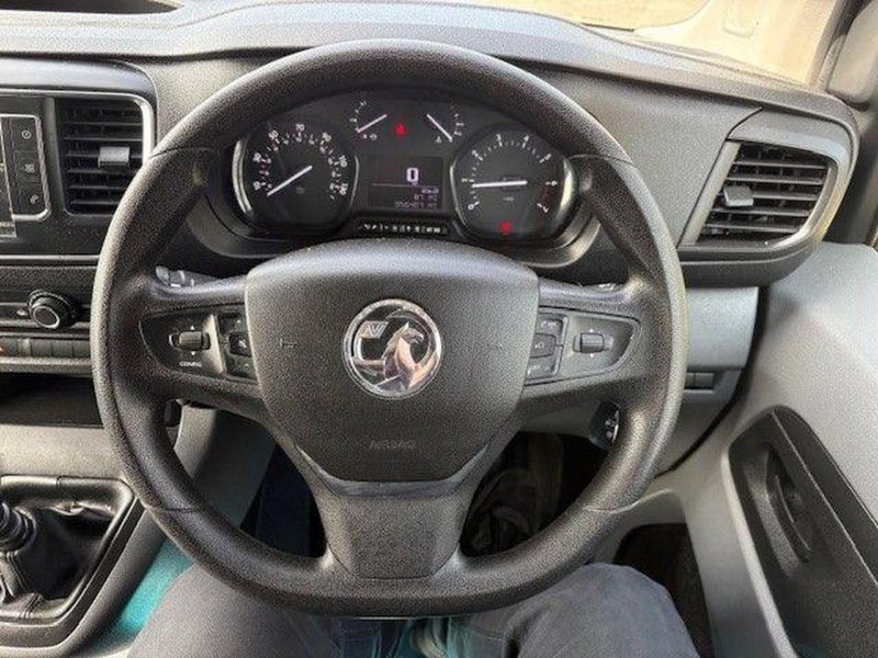 VAUXHALL VIVARO