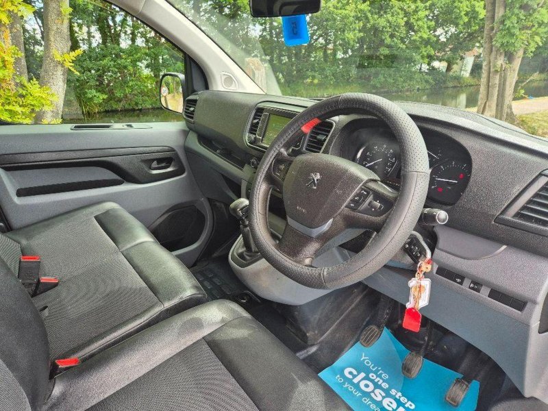 PEUGEOT EXPERT