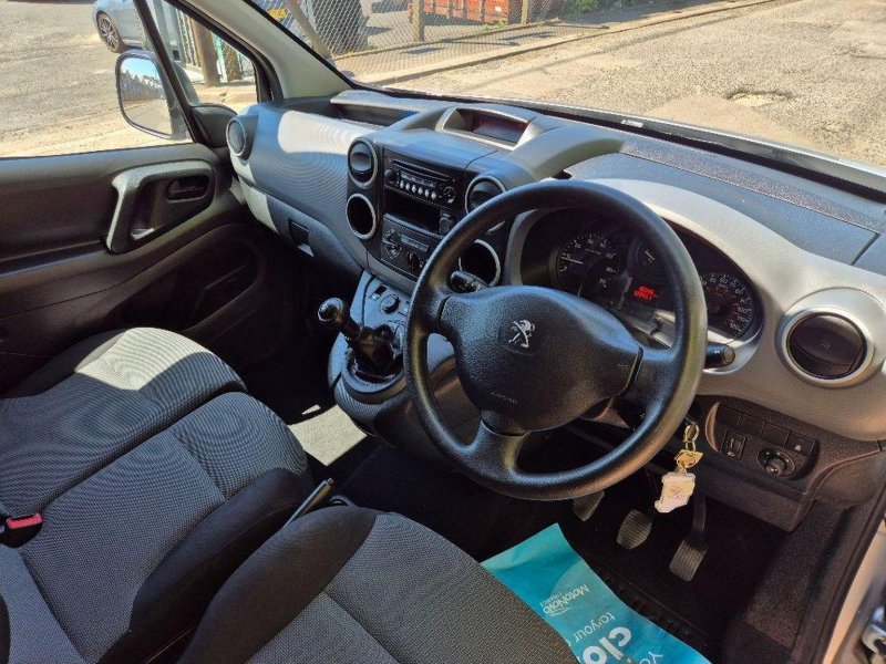 PEUGEOT PARTNER