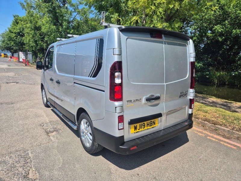 RENAULT TRAFIC