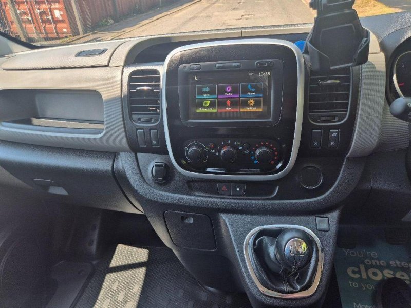 RENAULT TRAFIC